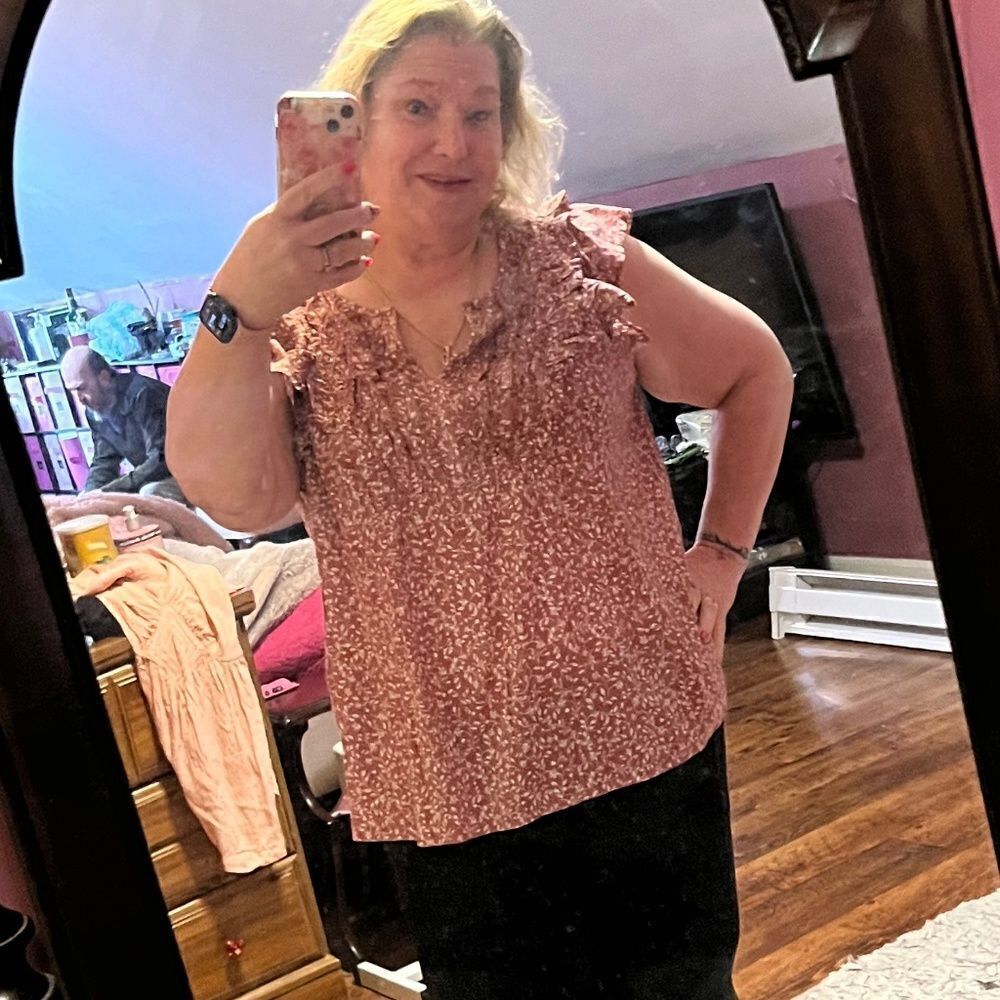 Old Navy XL Pink White Summer Top Floral Frilly Bodice